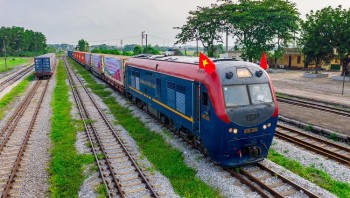 Vé Tàu Đi Vinh Nghệ An Từ Hà Nội 2025 Tại DSVN